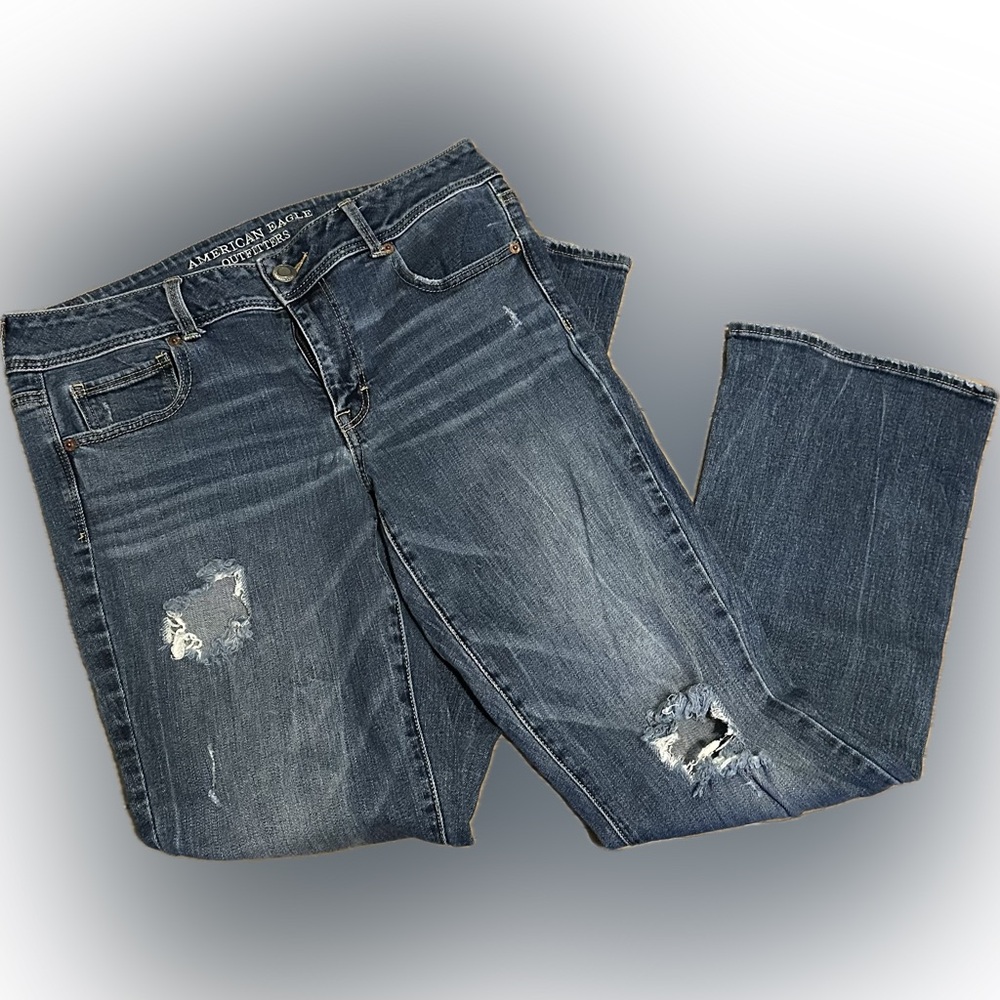 American Eagle Women's Distressed Blue Jeans